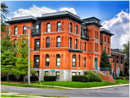 Syracuse NY low income apartment building